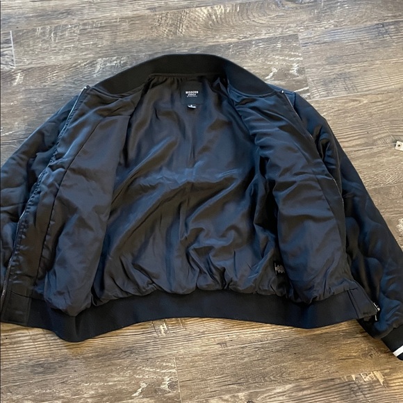 Modern Supply by Sanctuary Black Quilted Bomber Jacket Size Small - Picture 8 of 11